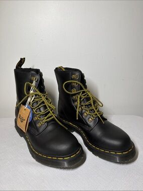 Dr. Martens Black Leather Lace-Up Boots Yellow Accents
Wintergrip. Lined
Size 9
